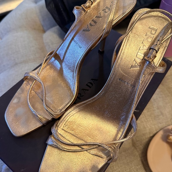 Women Prada heels - Picture 1 of 8